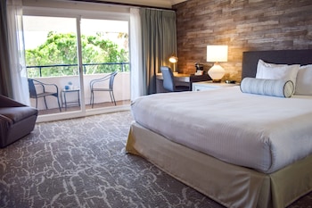 Room, 1 King Bed, Balcony (Harborside)