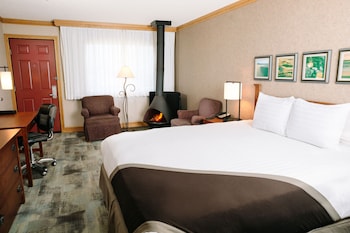 Deluxe Room, 1 King Bed, Fireplace