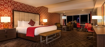 Resort Studio Suite King High Roller View Non-Smoking