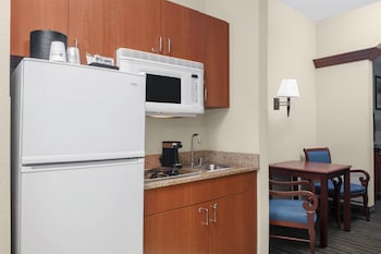 Suite, 1 King Bed, Non Smoking, Kitchenette