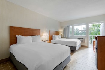Two Queen Room w/ Balcony (No Pets)