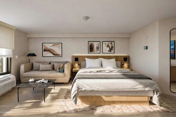 Deluxe Room, 1 King Bed, Non Smoking