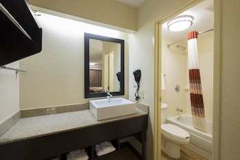 Superior Room, 1 King Bed (Smoke Free)