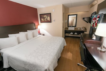 Deluxe Room, 1 King Bed (Smoke Free)