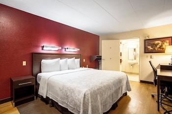 Standard Room, 1 King Bed, Accessible (Smoke Free)