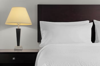 Standard Room, 1 King Bed (High Floor)
