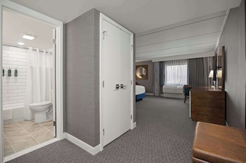 Suite, 1 King Bed, Non Smoking