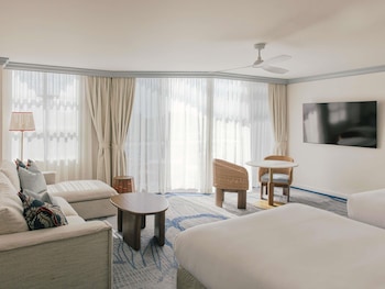 Riverside Room King Bed