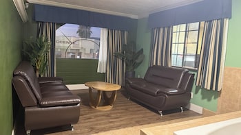 Suite, 1 King Bed, Non Smoking (Efficiency)