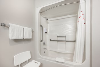 Deluxe Room, 1 King Bed, Accessible, Smoke Free