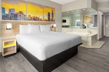 Suite, 1 King Bed, Non Smoking