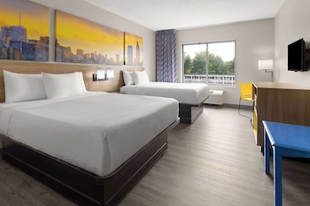 Suite, 2 Queen Beds, Non Smoking