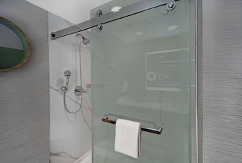 Junior Suite, 1 King Bed, Accessible