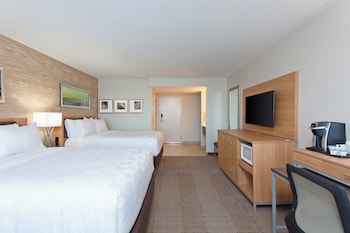 Standard Room, 2 Queen Beds (Minifridge)
