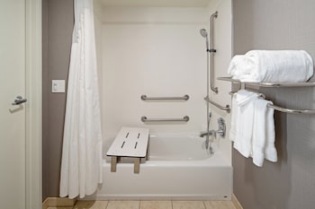 Standard Room, 1 Queen Bed, Accessible (Mobility, Transfer Shower)