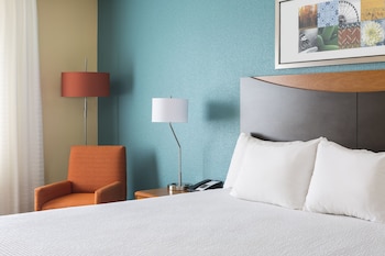 Room, 1 King Bed (Hearing Accessible)