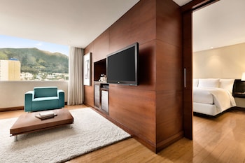Executive Suite, 1 King Bed, Executive  Lounge Access