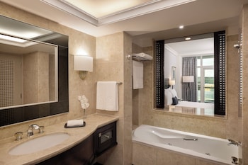 Room, Balcony, Sea View (Spacious, Twin Bed)
