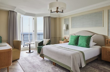 Feature King Room with View