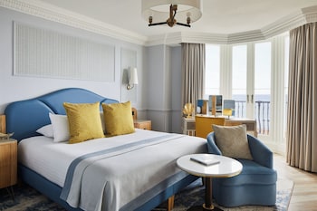 Feature King Room with View