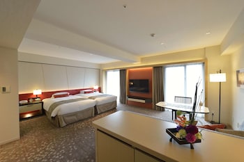 Luxury Hollywood Twin Room, Non Smoking A 44.4m2 (Gym Access, Shuttle Bus from Kyoto St)