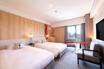 Concept Triple Room, Non Smoking, 2beds for 1-2 people (gym access, shuttle bus from Kyoto St)