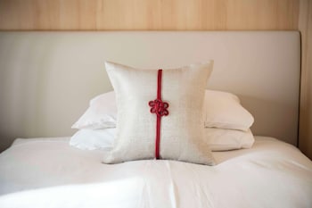 Concept Triple Room, Non Smoking, 2beds for 1-2 people (gym access, shuttle bus from Kyoto St)