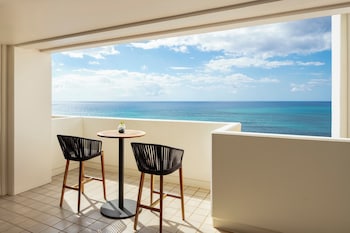 Room, 1 King Bed, Oceanfront (Prime Corner)