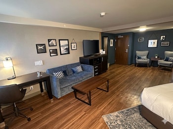 Suite, 1 King Bed with Sofa bed