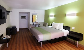 Business Room, 1 King Bed, Non Smoking