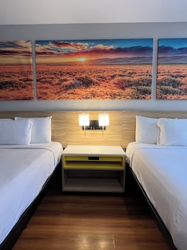 Room, 2 Queen Beds, Mobility Accessible, Non Smoking (Bathtub w/ Grab Bars)