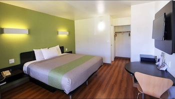 Standard Room, 1 King Bed, Non Smoking