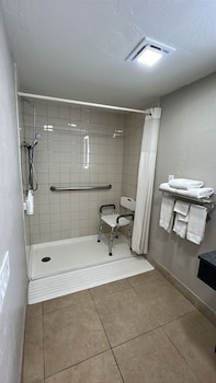 Room, 2 Queen Beds, Mobility Accessible, Non Smoking (Roll-in Shower)