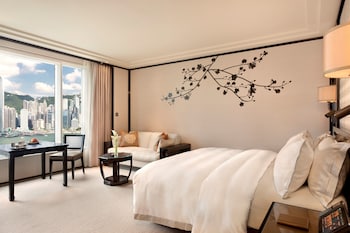 Grand Deluxe Harbour View King Room