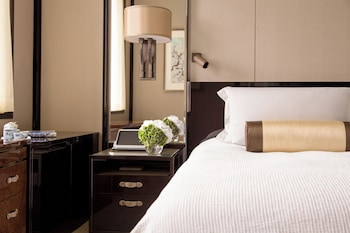 Superior Courtyard Suite