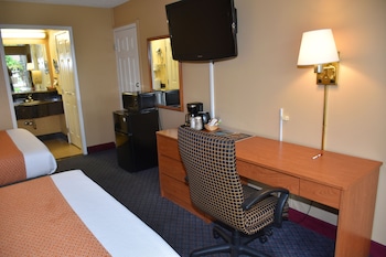 Deluxe Room, 2 Queen Beds, Non Smoking