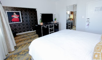 Standard Room, 1 King Bed