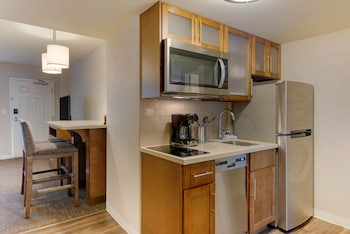 Suite, 2 Bedrooms, Kitchen (4 Double Beds)