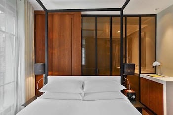 Suite, 1 King Bed, Tower