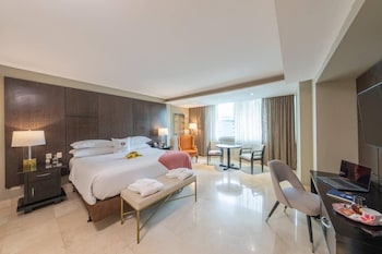 1 King Bed, 1 Bedroom Suite