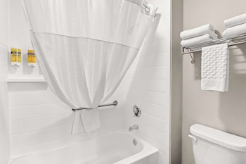 Standard Room, 2 Queen Beds, Non Smoking, Refrigerator