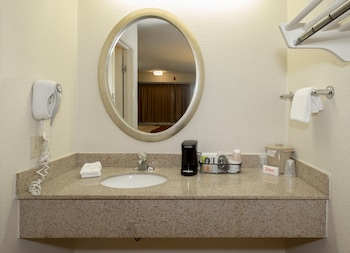 Suite, 1 King Bed with Sofa bed (Smoke Free)