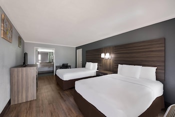 Standard Room, 2 Queen Beds, Non Smoking