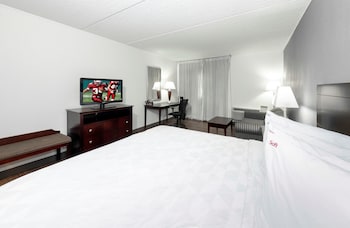 Deluxe Room, 1 King Bed with Sofa bed (Smoke Free)