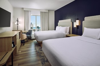 Room, 2 Queen Beds, Microwave