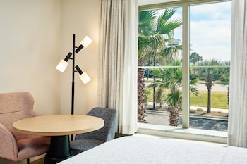 Room, 2 Queen Beds, Microwave
