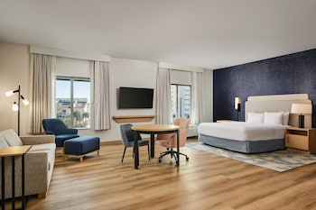 Studio Suite, 1 King Bed with Sofa bed, Mobility Accessible, Microwave