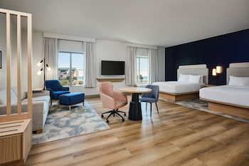 Studio Suite, 2 Queen Beds, Microwave