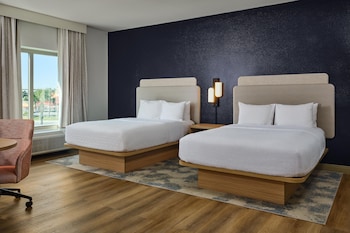 Studio Suite, 2 Queen Beds, Microwave