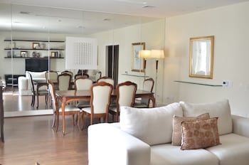 Executive Suite, City View